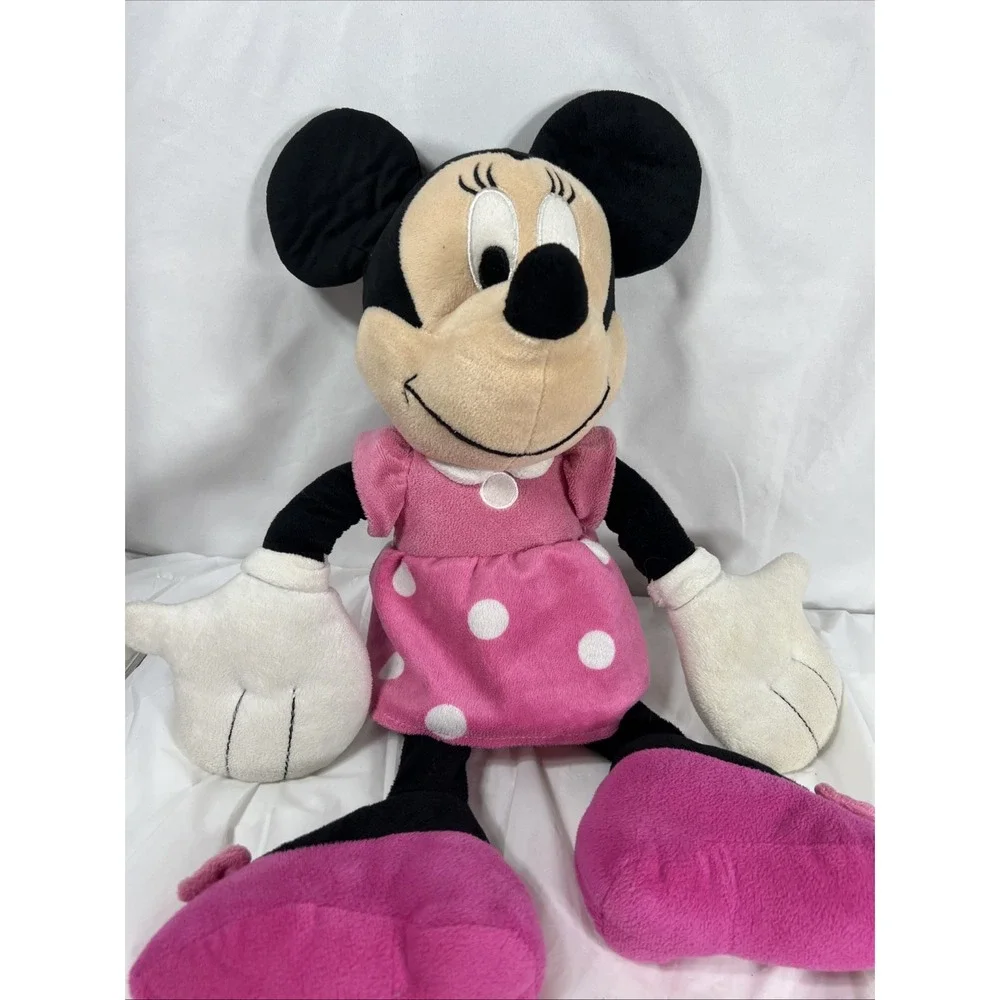 Disney Store Exclusive Minnie Mouse 21